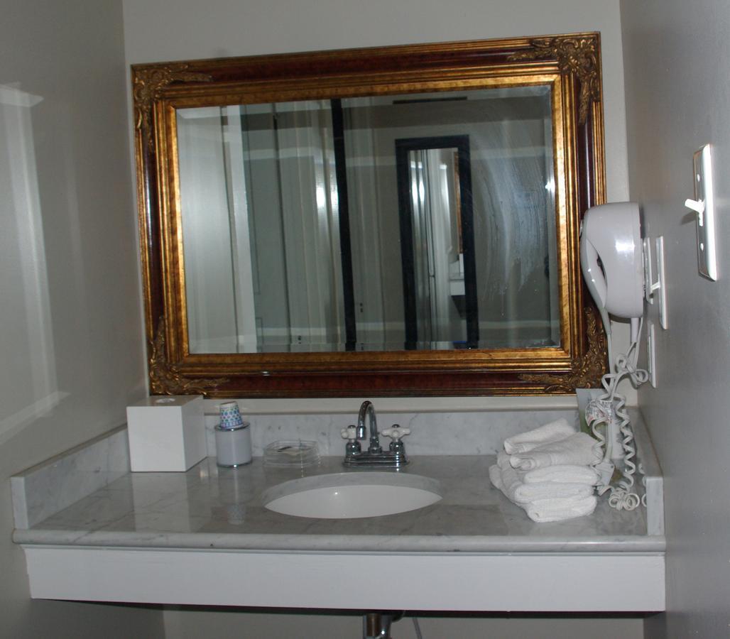 Twin Oaks Inn Natchez Room photo